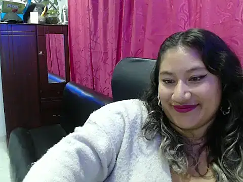 EmilyLove1014 online show from 02.19.25