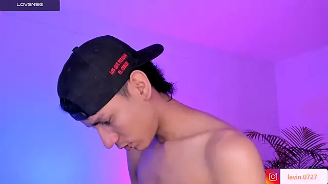 Levin Hikaru online show from 10.30.25