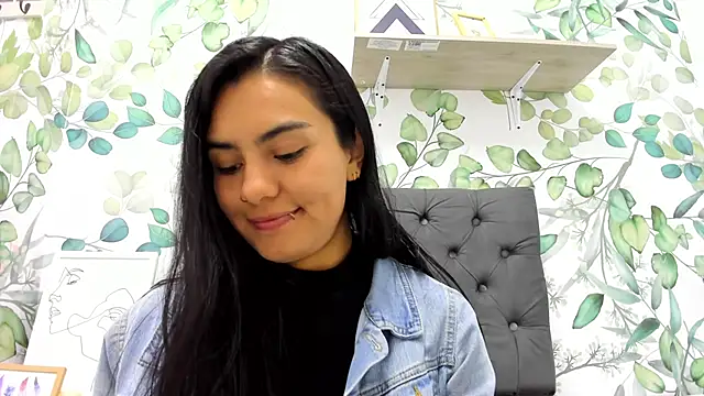 Snapshot of atilanadiaz7 chatting on 03.18.25 atilanadiaz7 online show from 03.18.25