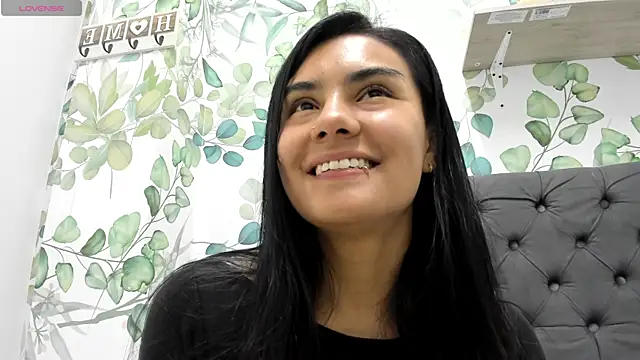 Snapshot of atilanadiaz7 chatting on 10.28.25 atilanadiaz7 online show from 10.28.25