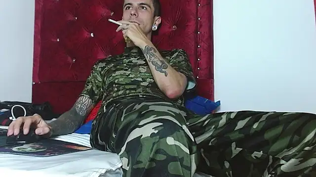Aaron BigDickxxx online show from 12.03.24