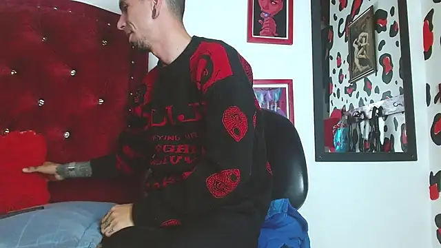 Aaron BigDickxxx online show from 12.20.24