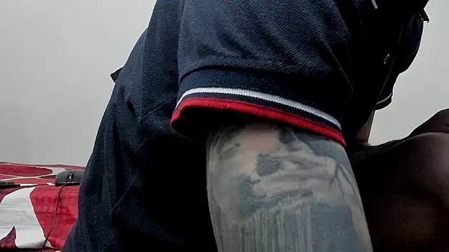 Snapshot of Aaron_BigDickxxx chatting on 09.21.25 Aaron BigDickxxx online show from 09.21.25