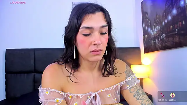 Snapshot of Camila_Coxx chatting on 12.24.24 Camila Coxx online show from 12.24.24