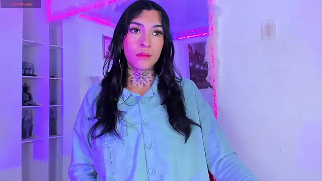 Snapshot of Camila_Coxx chatting on 10.16.25 Camila Coxx online show from 10.16.25