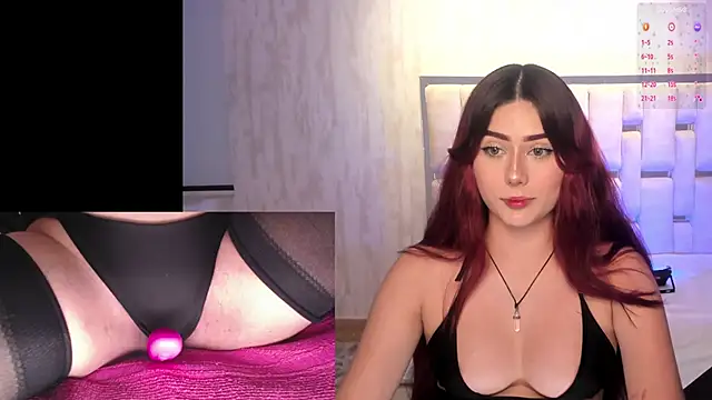 Snapshot of LiaGames chatting on 10.24.25 LiaGames online show from 10.24.25