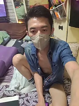 Snapshot of JJjing chatting on 10.26.25 JJjing online show from 10.26.25