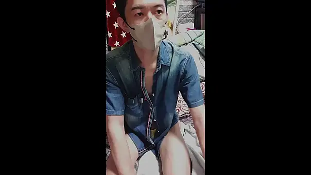 Snapshot of JJjing chatting on 10.28.25 JJjing online show from 10.28.25