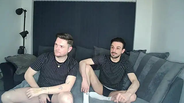 Snapshot of twotwinkhusbandss chatting on 03.21.25 twotwinkhusbandss online show from 03.21.25