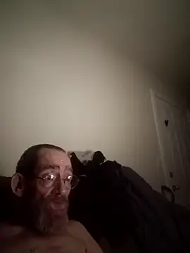 Snapshot of cruzer4u chatting on 12.22.24 cruzer4u online show from 12.22.24