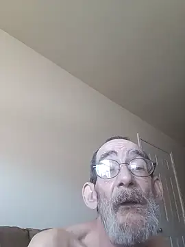 Snapshot of cruzer4u chatting on 12.23.24 cruzer4u online show from 12.23.24