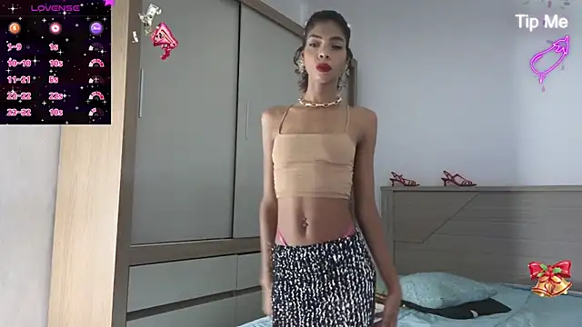 Snapshot of ElisaBoyer chatting on 01.02.25 ElisaBoyer online show from 01.02.25