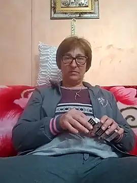 Snapshot of passione503 chatting on 02.15.25 passione503 online show from 02.15.25