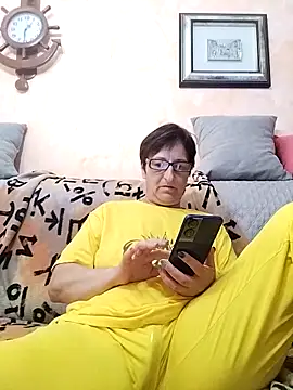 Snapshot of passione503 chatting on 10.14.25 passione503 online show from 10.14.25