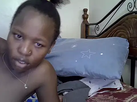 Snapshot of Sonnia_ chatting on 03.08.25 Sonnia online show from 03.08.25