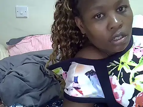 Snapshot of Sonnia_ chatting on 06.27.26 Sonnia online show from 06.27.26