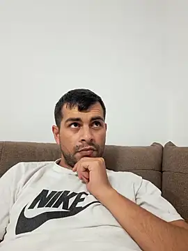 Snapshot of hornny1995 chatting on 09.27.25 hornny1995 online show from 09.27.25