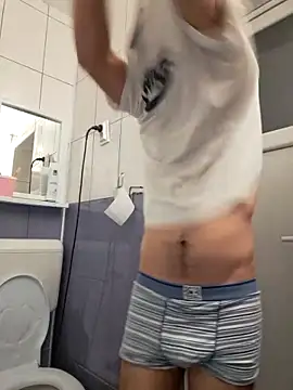 Snapshot of hornny1995 chatting on 09.28.25 hornny1995 online show from 09.28.25