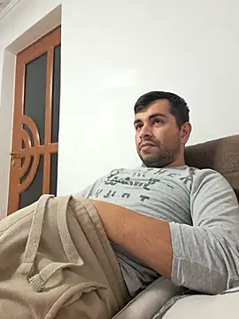 Snapshot of hornny1995 chatting on 10.10.25 hornny1995 online show from 10.10.25