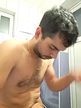 Snapshot of hornny1995 chatting on 10.12.25 hornny1995 online show from 10.12.25