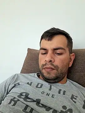 Snapshot of hornny1995 chatting on 10.19.25 hornny1995 online show from 10.19.25