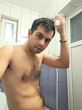 Snapshot of hornny1995 chatting on 11.19.25 hornny1995 online show from 11.19.25