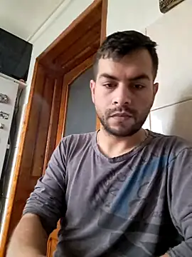 Snapshot of hornny1995 chatting on 11.29.25 hornny1995 online show from 11.29.25