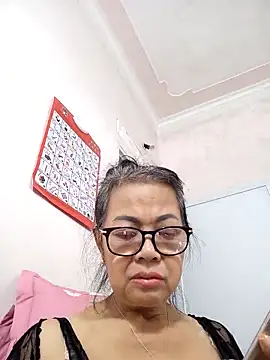 Hotestlove online show from 10.25.25