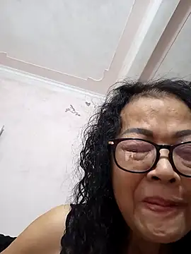 Hotestlove online show from 10.31.25