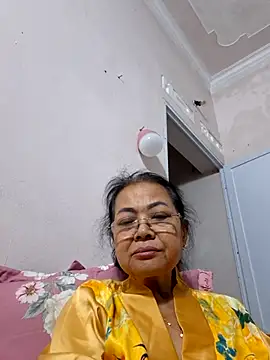 Hotestlove online show from 12.20.25