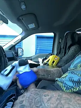 Snapshot of Crackkers chatting on 10.18.25 Crackkers online show from 10.18.25