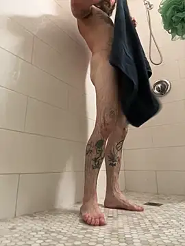 Snapshot of Crackkers chatting on 10.20.25 Crackkers online show from 10.20.25