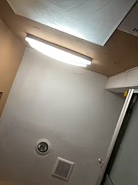 Snapshot of Crackkers chatting on 10.23.25 Crackkers online show from 10.23.25