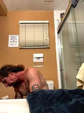 Snapshot of Crackkers chatting on 10.26.25 Crackkers online show from 10.26.25