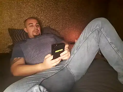 Foxyshaved online show from 12.05.24