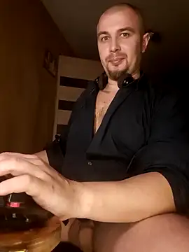 Foxyshaved online show from 12.05.24