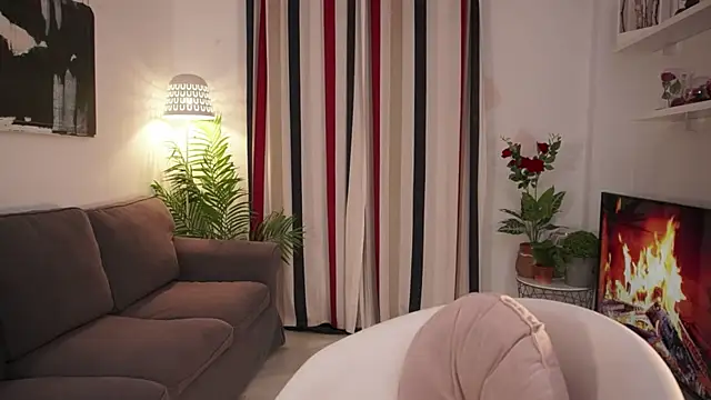 Snapshot of Raychell_Black chatting on 03.12.26 Raychell Black online show from 03.12.26