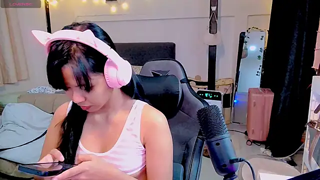 Kana G online show from 02.10.25