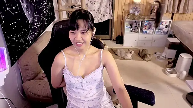 Kana G online show from 09.23.25