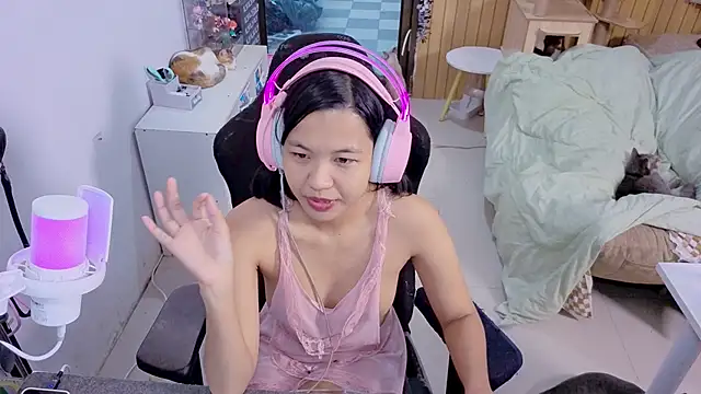 Kana G online show from 11.13.25