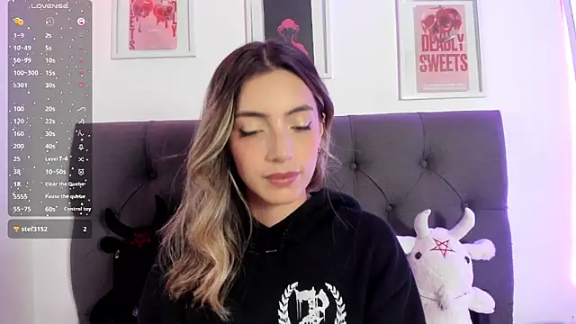 IsadoraGalle  online show from 04.14.26