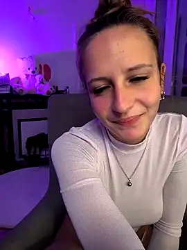 emma4xxx online show from 03.18.25