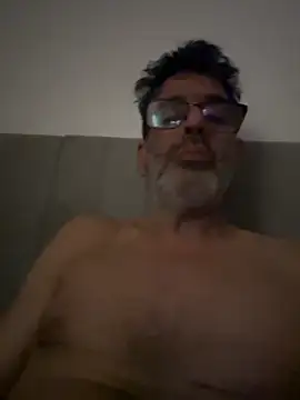 Snapshot of Jujojook chatting on 10.03.25 Jujojook online show from 10.03.25