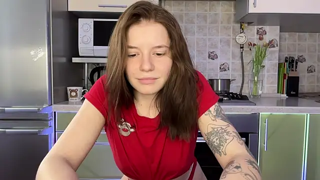 Snapshot of mia___mi chatting on 03.13.25 mia   mi online show from 03.13.25