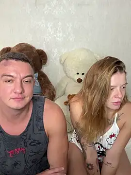 Snapshot of mia___mi chatting on 10.10.25 mia   mi online show from 10.10.25