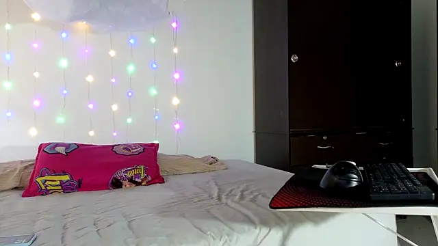 fantasty nylon online show from 12.18.25