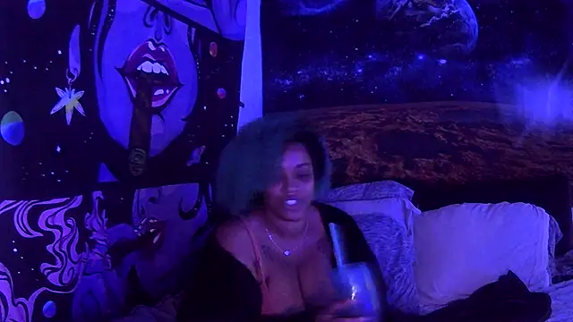 AutumnHart online show from 01.15.25