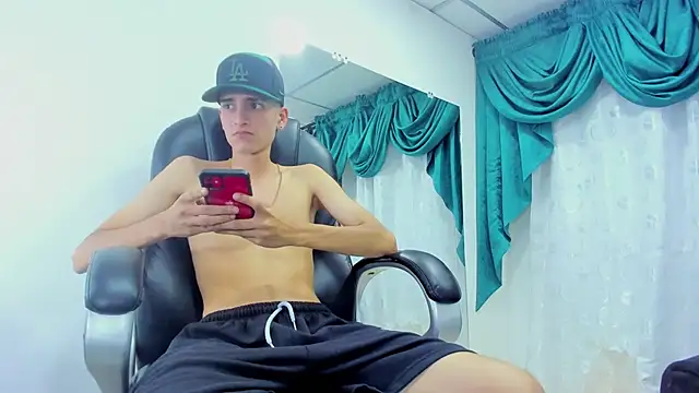 Ethan Booy online show from 12.03.24
