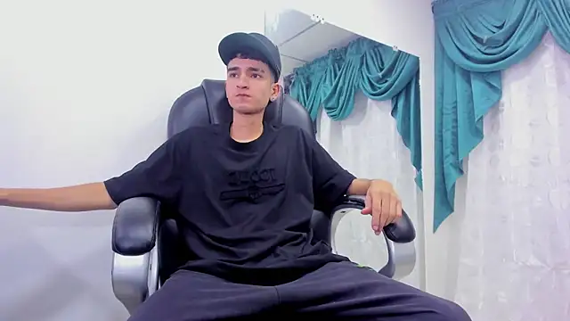 Ethan Booy online show from 01.03.25