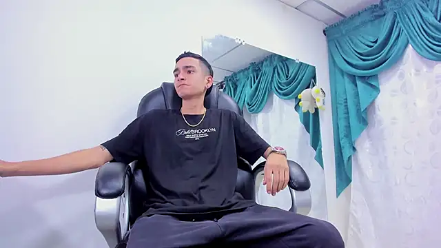 Ethan Booy online show from 02.08.25